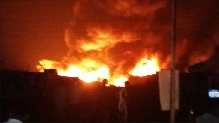Photo of बोईसर में आग लगने से सैकड़ो गोदाम जलकर खाक .