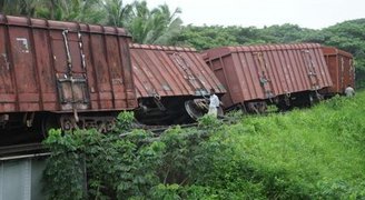 Photo of पटरी से उतरी मालगाड़ी