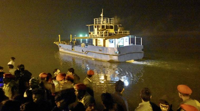 Photo of पटना नाव हादसे के लिए भाजपा ने की नितीश पर एफआईआर दर्ज करने की मांग
