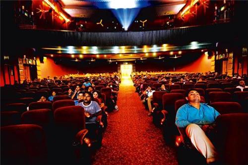 Photo of सिनेमाघरों के बुनियादी सुविधओं को लेकर कोर्ट गंभीर.