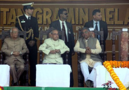 Photo of राष्ट्रपति ने किया दांतन मेले का उद्घाटन, तृणमूल ने बनाई कार्यकर्म से दुरी !