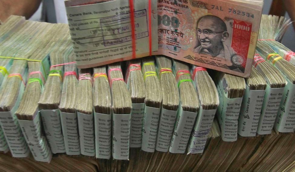 Photo of नोटबंदी के दौरान बैंकों में जमा हुआ 3-4 लाख करोड़ का काला धन.