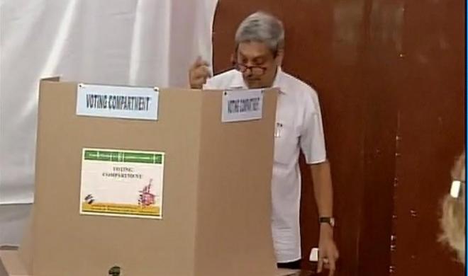 Photo of गोवा चुनाव : मनोहर पर्रिकर ने डाला वोट, 40 सीटों के लिए मतदान शुरू.