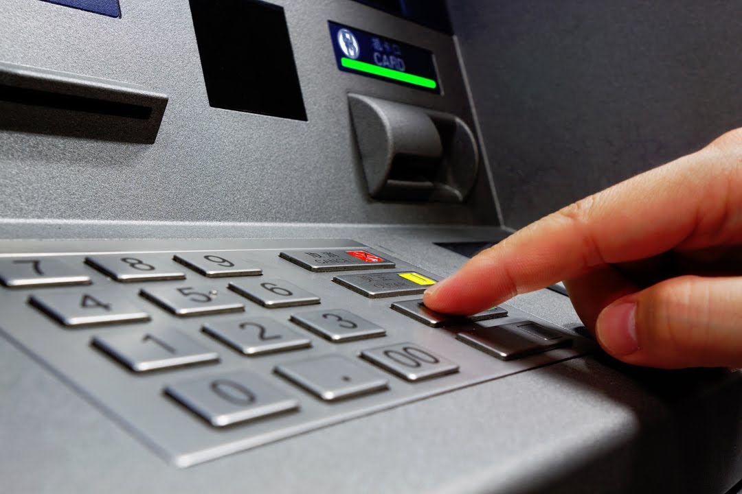 Photo of जब ATM से निकलने लगी मांग से अधिक राशि