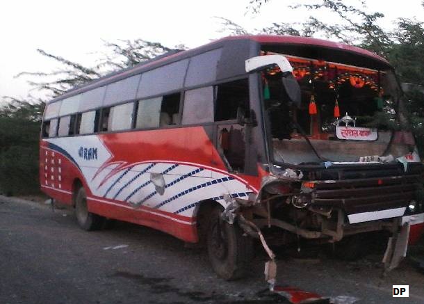 Photo of रोडवेज बस-कार की भिड़न्त में छह की मौत, पांच गंभीर