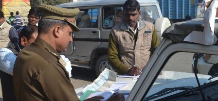 Photo of चुनाव : गोरखपुर पुलिस ने 28 को किया गिरफ्तार, 120 वाहनों का चालान.