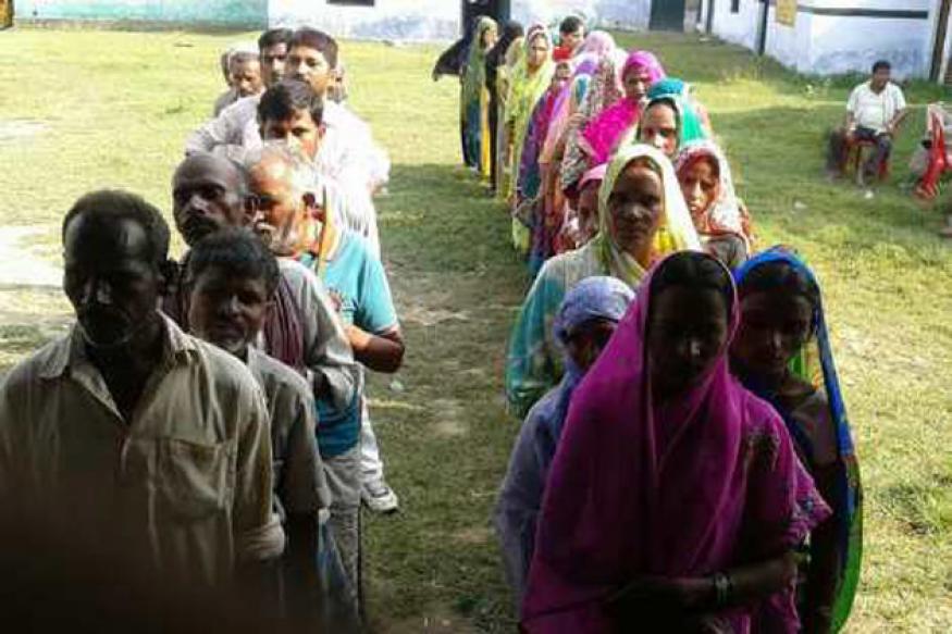 Photo of महोबा में शुरु नहीं हुआ मतदान, ग्रामीणों को मनाने में जुटे एसडीएम.