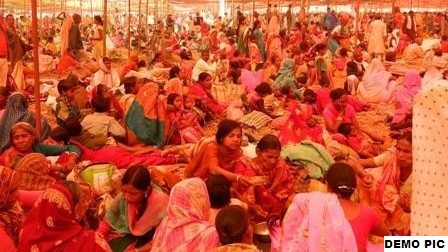 Photo of भारी अव्यवस्था के कारण अखिल भारतीय संतमत सत्संग अधिवेशन में , महिलाएं परेशान