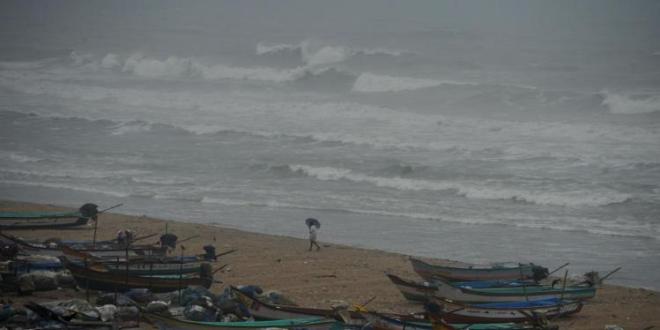 Photo of चेन्नई तट पर तेल बिखराव रोकने के लिए नौसेना तैयार.