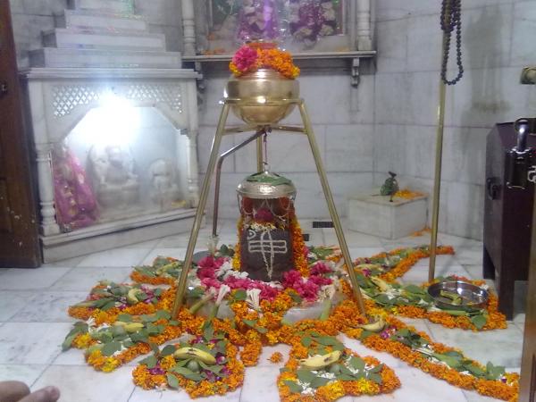 Photo of रातभर चली शिव मंदिरों में पूजा-अर्चना