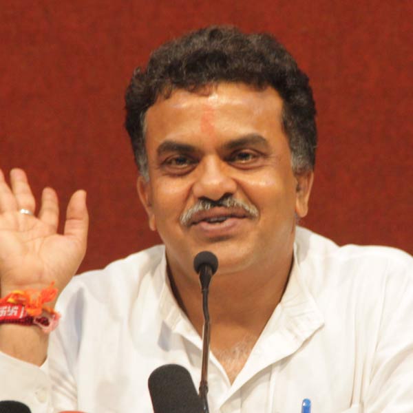 Photo of संजय निरुपम ने  मुंबई कांग्रेस अध्यक्ष पद से दिया इस्तीफा .