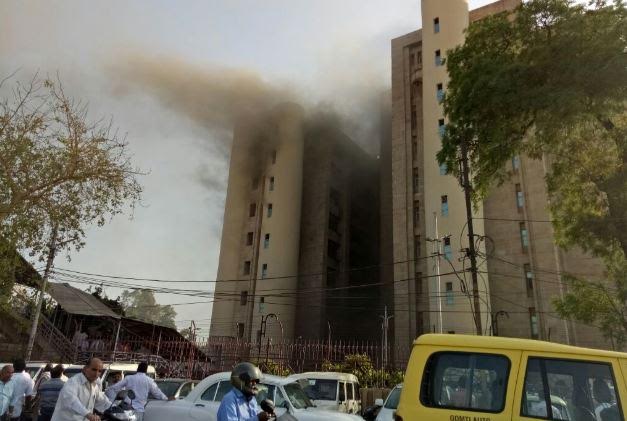 Photo of राजधानी के बापू भवन में लगी आग, बाल-बाल बचे कई मंत्री