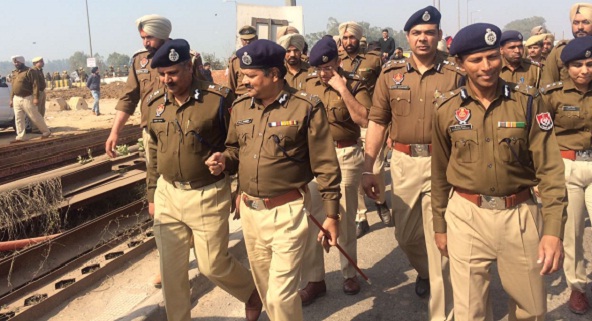 Photo of लखीमपुर खीरी के हालात काबू में, फोर्स तैनात : पुलिस अधीक्षक