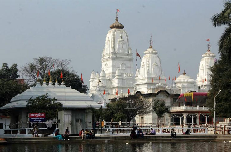 Photo of मुग़लो ने दो बार मंदिर को नष्ट किया, फिर भी जलती रही इस मंदिर की अखंड ज्योति.