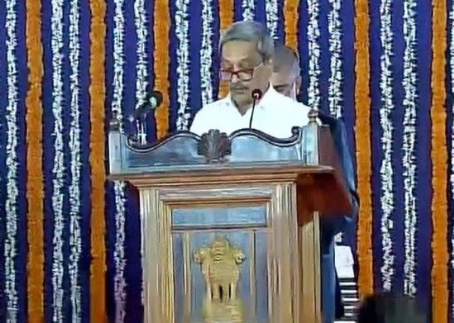 Photo of मनोहर पर्रिकर ने ली मुख्यमंत्री पद की शपथ ,चौथी बार बने गोवा के मुख्यमंत्री.