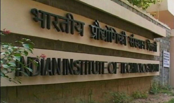 Photo of IIT दिल्ली का फरमान, समारोह में सभ्य पोशाक पहनें लड़कियां