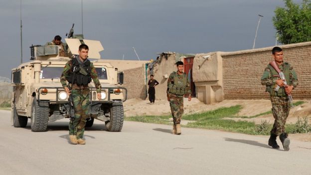 Photo of अफगानिस्तान : आतंकी हमले में 130 अफगान सैनिकों की मौत