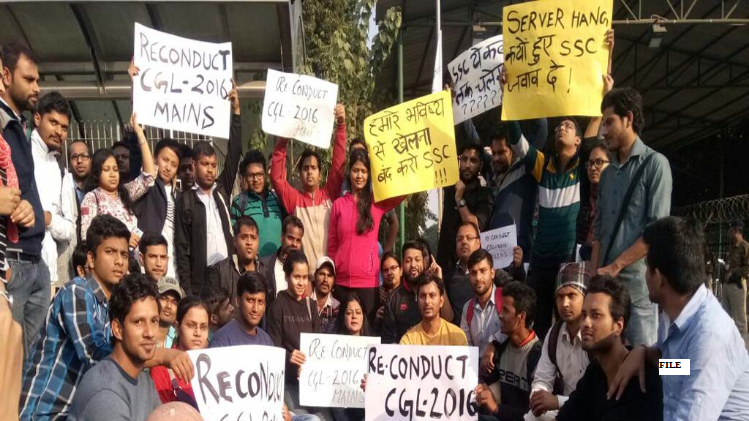 Photo of कश्मीर में छात्रों ने किया प्रदर्शन, हिंसक झड़पें भी हुईं