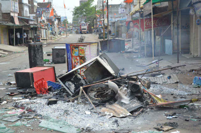 Photo of ओडिशा : माओवादियों ने शराब की दुकान को फूंका