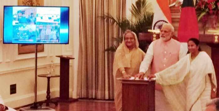 Photo of भारत और बांग्लादेश के बिच 22 समझौतों पर हुए हस्ताक्षर, PM ने की 50 करोड़ डॉलर कर्ज की देने की  घोषणा .