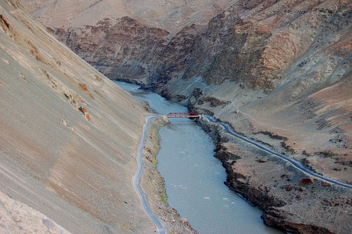 Photo of भारत-पाक सिंधु जल बंटवारे को चुनौती देनेवाली याचिका सुको ने की खारिज​