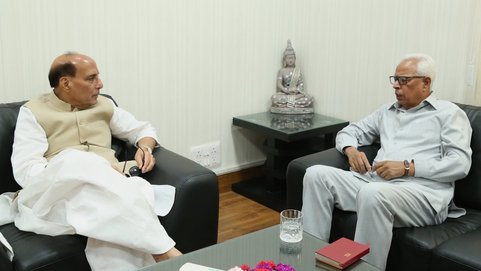 Photo of गवर्नर वोहरा ने गृह मंत्री से मुलाकात की, घाटी के हालात पर हुई चर्चा