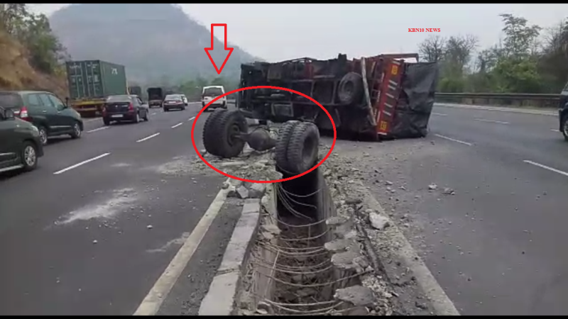 Photo of पालघर जिला : मुंबई –अहमदाबाद हायवे पर IRB की लापरवाही से कई गाड़ियां आपस में टकराई !