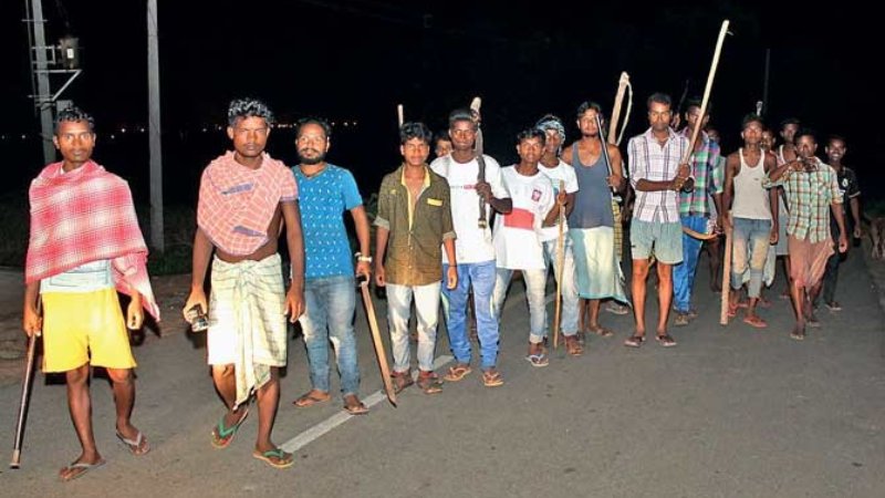 Photo of जमशेदपुर : बच्चा चोर के नाम पर हुई हत्याकांड के विरोध में सड़कों पर उतरे लोग.