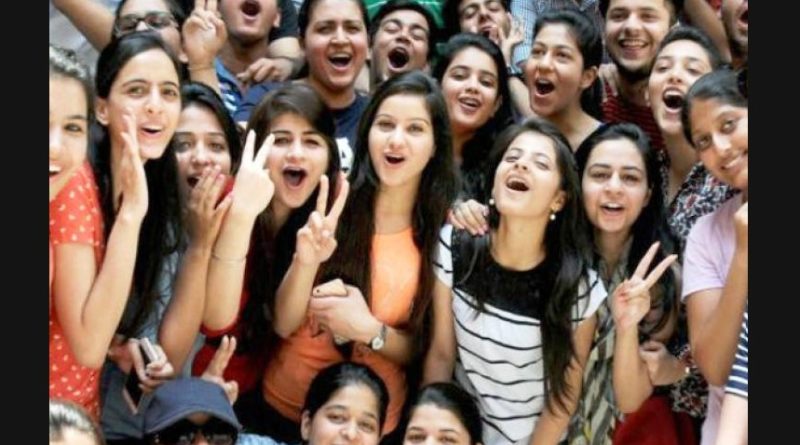 Photo of दसवीं का परीक्षा परिणाम घोषित, एक बार फिर लड़कियों ने मारी बाजी