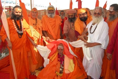 Photo of सनातन धर्म का सर्वोच्च पद विवादों में: दण्डी समिति