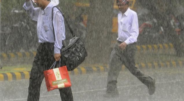 Photo of सुहावने मौसम और हलकी बारिश से लोगों को मिली गर्मी से राहत