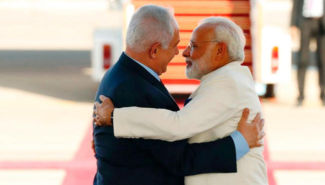 Photo of इजरायल पहुंचे प्रधानमंत्री नरेंद्र मोदी, नेतन्याहू ने हिंदी में कहा-‘स्वागत है मेरे दोस्त’