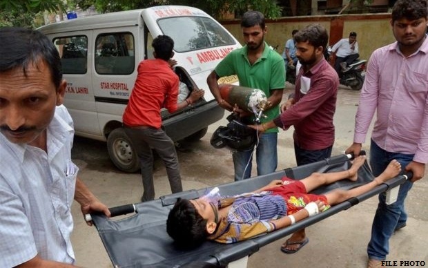 Photo of गोरखपुर मेडिकल कालेज में मौत का तांडव, 72 घंटे में काल के गाल में समाए 61 बच्चे