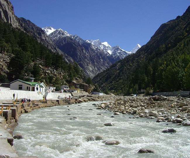 Photo of गंगोत्री में बारिश और यमुनोत्री में बर्फबारी