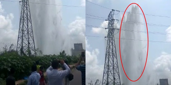 Photo of नवी मुंबई को पानी सप्लाई करने वाली पाइप लाइन टूटी , फवारे ने दिया बिजली के टावर की ऊंचाई को मात !