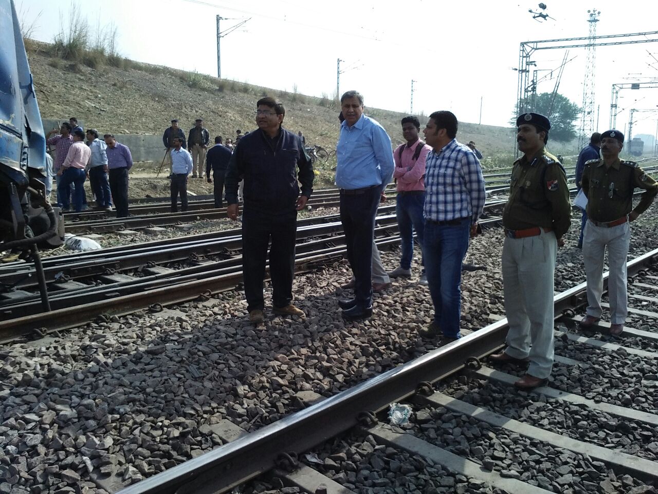 Photo of टूंडला पर यातायात ब्लॉक के चलते 8 ट्रेनें रद्द, 27 के मार्ग बदले