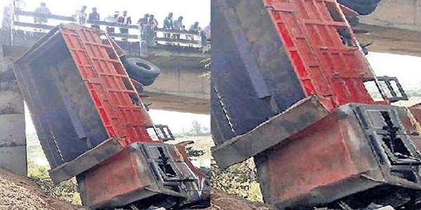 Photo of पालघर : 3 कारों को ठोकर मारकर पुल से 15 फीट नीचे गिरा डंफर, एक की मौत, 6 घायल