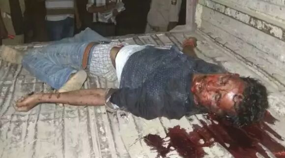 Photo of मोतिहारी में ठेकेदार को मारी गोली, आक्रोशित लोगों ने एक अपराधी को पीटकर मार डाला, यहां की है घटना