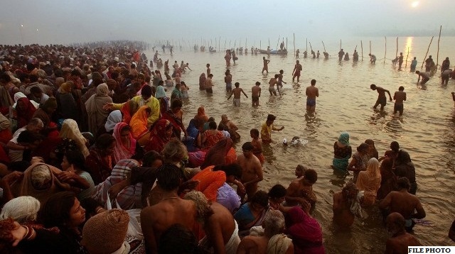 Photo of हरि प्रबोधिनी एकादशी पर लाखों श्रद्धालुओं ने गंगा में लगाई आस्था की डुबकी