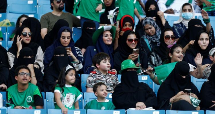 Photo of सउदी अरब में अब महिलाएं भी स्टेडियम में देख सकेंगी खेल