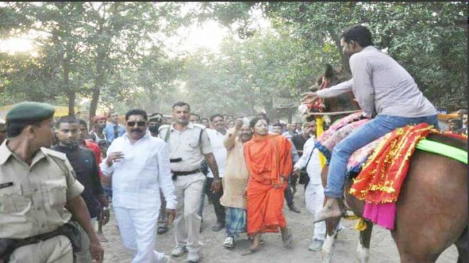 Photo of सोनपुर मेले में पहुंचे अनंत सिंह, इस साल भी रेस में दौड़ेगा उनका घोड़ा