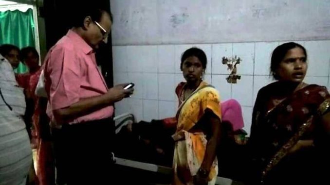 Photo of आरा में बड़ी लापरवाहीः गर्भवती महिला की जान ले लेता अस्पताल, वक्त पर पहुंच गए DS