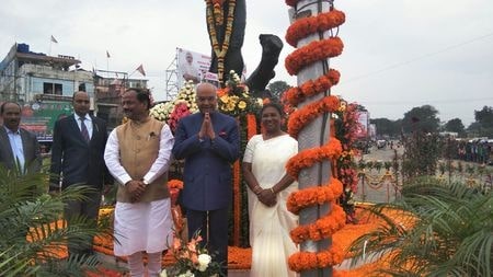 Photo of राष्ट्रपति-प्रधानमंत्री सहित राहुल गांधी ने दी बिरसा मुंडा को श्रद्धांजलि