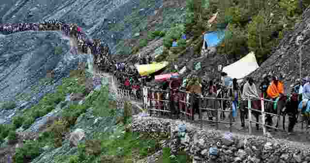 Photo of वैष्णो देवी यात्रियों के लिए नया रास्ता खोलने के एनजीटी के आदेश पर सुप्रीम कोर्ट की रोक