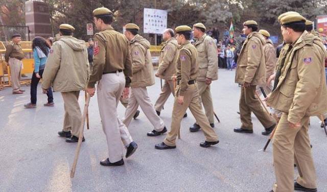 Photo of यूपी में 2 लाख छात्राओं को बनाया जाएगा स्पेशल पुलिस आफिसर