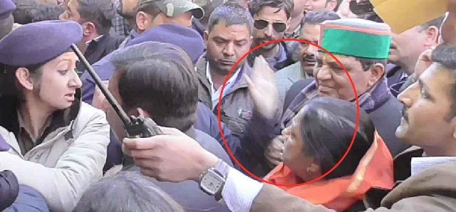 Photo of शिमला : कांग्रेस की विधायक ने जड़े महिला कांस्टेबल को थप्पड़