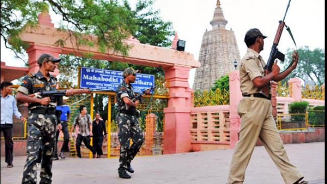 Photo of बिहार : महाबोधि मंदिर में ज़िन्दा बम मिलने से मचा हड़कंप , बम ब्लास्ट की थी तैयारी, सुरक्षा पर उठे सवाल