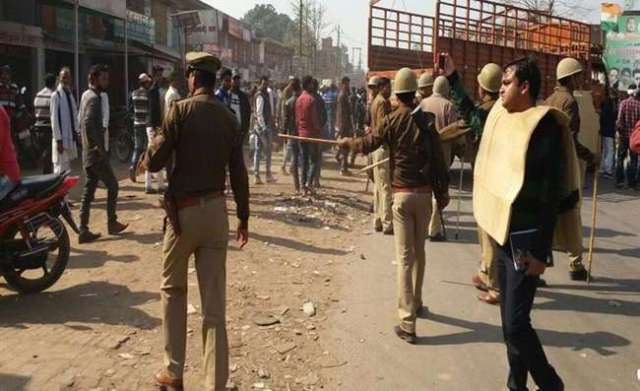 Photo of अमेठी में दिनदहाड़े युवक की गोली मारकर हत्या, धारा 144 लागू