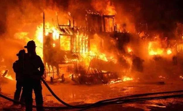 Photo of भिवंडी के कारखाने में लगी भीषण आग