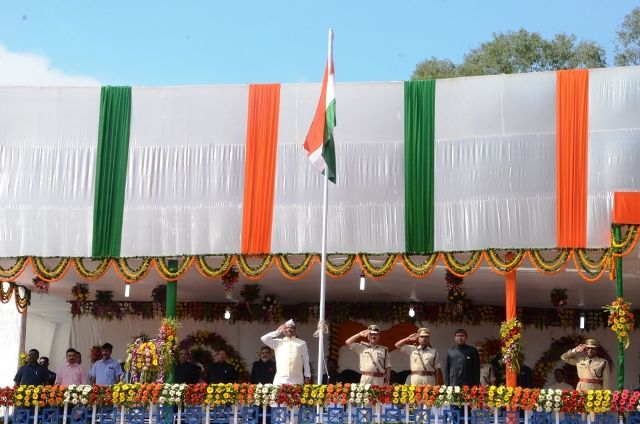 Photo of गणतंत्र दिवस पर शान से लहराया तिरंगा, चहुंओर बही देशभक्ति की बयार
